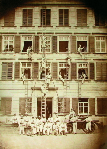 Feuerwehr Trogen vor dem Rathaus am 21.08.1885